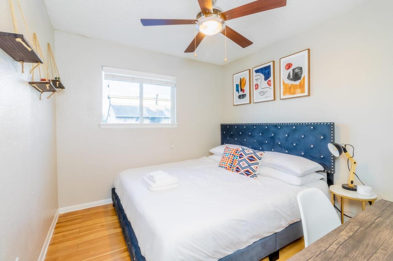 Efficiency 2Br King Bed Suites Next To Downtown Остин Екстериор снимка