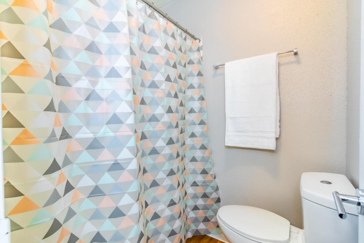 Efficiency 2Br King Bed Suites Next To Downtown Остин Екстериор снимка